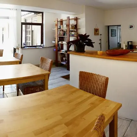 Les Trois Fontaines Bed and breakfast *