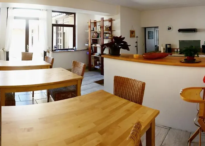 Les Trois Fontaines Bed & Breakfast *